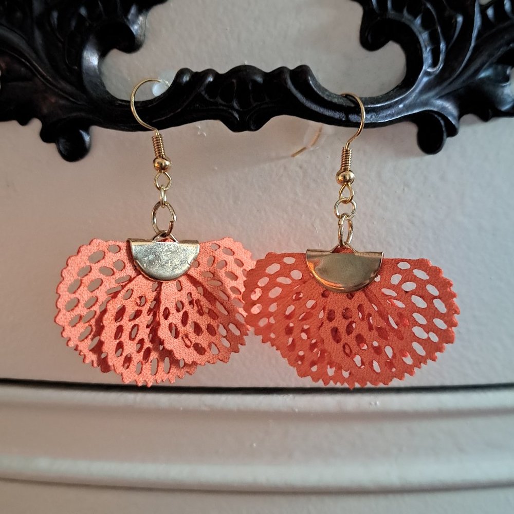 🎉Brand New🎉 Beautiful fan earings
